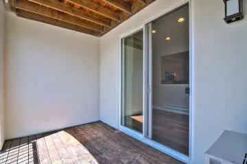 Catalina Apartments Patio