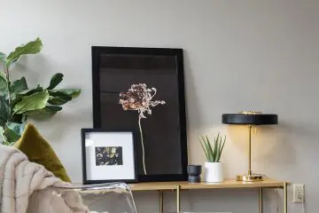 Costume Property Apartments Bedroom Desk