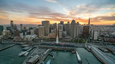 A picture-perfect view of the San Francisco skyline at sunset.