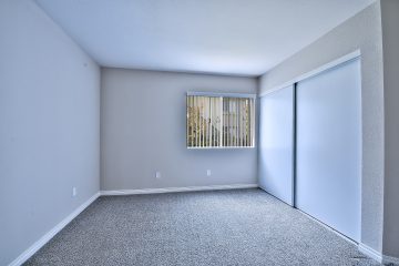 Cross Creek Apartments Bedroom