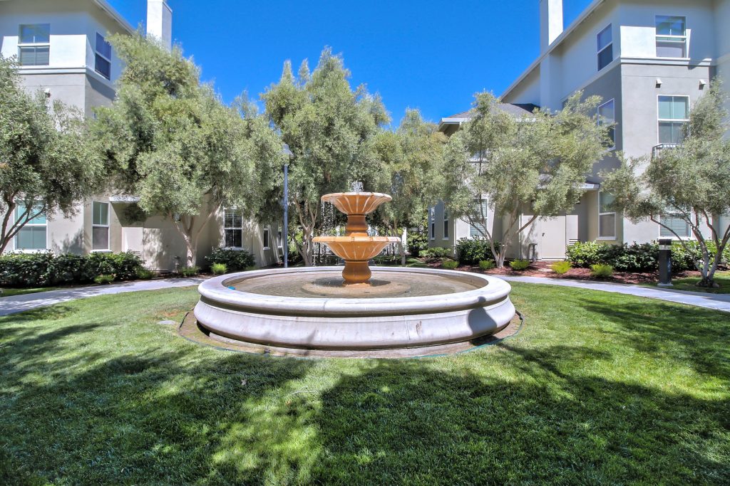 Catalina Luxury Apartments Courtyard Water Feature
