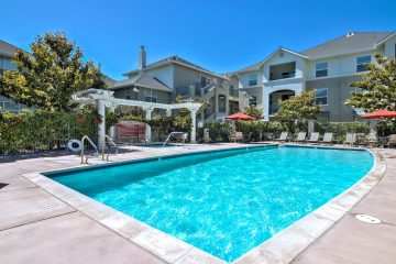 Catalina Apartments Outdoor Swimming Pool