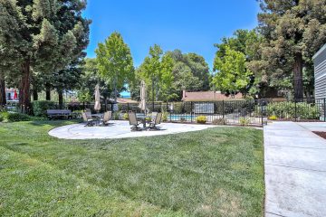 Cezanne Apartments Exterior Lawn Seating & Pool