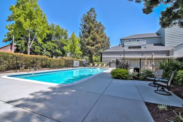 Cezanne Apartments Outdoor Swimming Pool