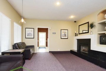 Sun Chase Apartments Clubhouse Seating
