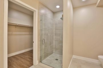 Bathroom Shower & Closet