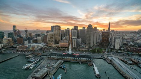 A picture-perfect view of the San Francisco skyline at sunset.