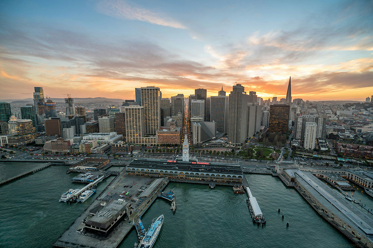 A picture-perfect view of the San Francisco skyline at sunset.